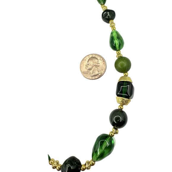 Vintage Green Glass Beaded Necklace 30" Gold Tone Lucite Classic - Picture 11 of 11